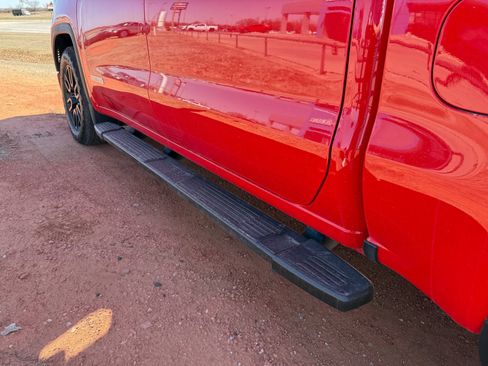 Used 2022 GMC Sierra 1500 Elevation w/ LPO, Elevation Black Package image 12