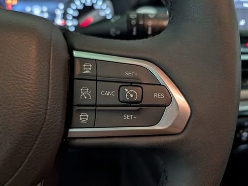 Used 2025 Jeep Compass Limited AWD/4WD image 16