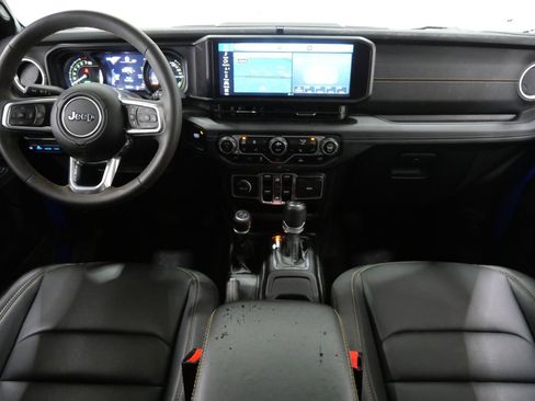 Used 2024 Jeep Wrangler Unlimited Sahara w/ Technology Group AWD/4WD image 10