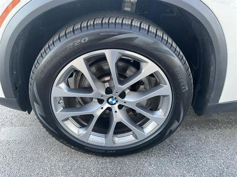 Used 2021 BMW X5 xDrive40i w/ Premium Package image 28
