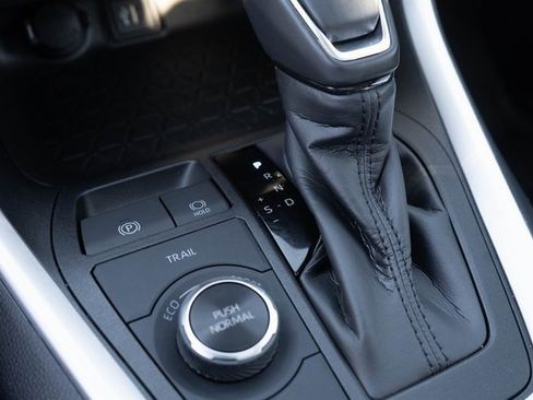 Used 2024 Toyota RAV4 SE image 35