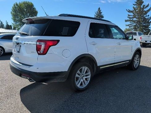 Used 2018 Ford Explorer XLT w/ Equipment Group 201A AWD/4WD image 3