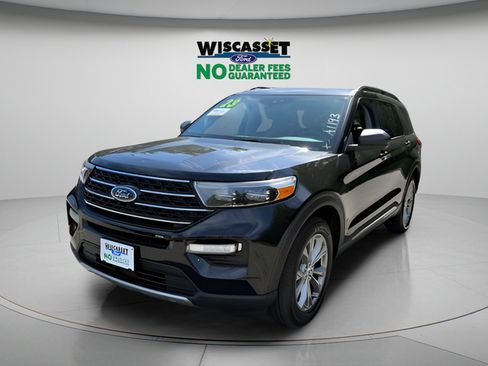 Used 2023 Ford Explorer XLT w/ Equipment Group 202A AWD/4WD image 17