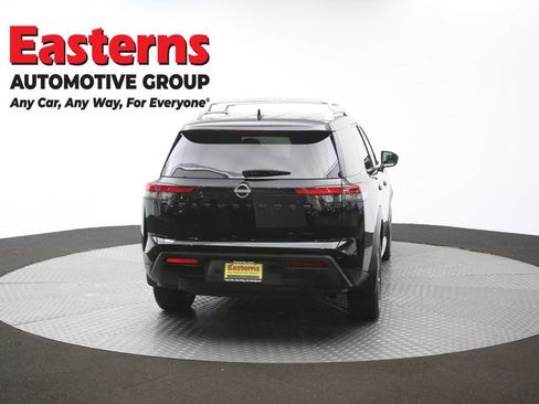 Used 2023 Nissan Pathfinder SL w/ Lighting Package (N92) AWD/4WD image 39