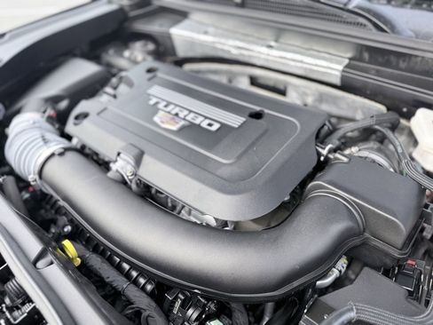 Used 2024 Cadillac XT4 Luxury image 48