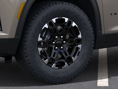 New 2027 Chevrolet Traverse Z71 w/ LPO, Floor Liner Package AWD/4WD image 10