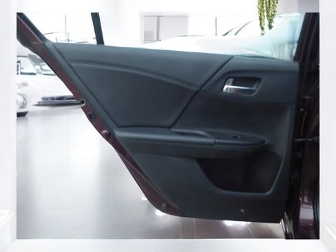 Used 2015 Honda Accord Sport image 21