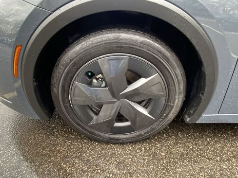 Used 2025 Toyota Prius LE image 11