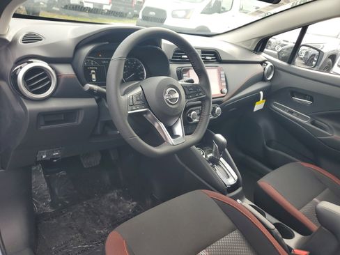 New 2025 Nissan Versa SR w/ Trunk Package image 10