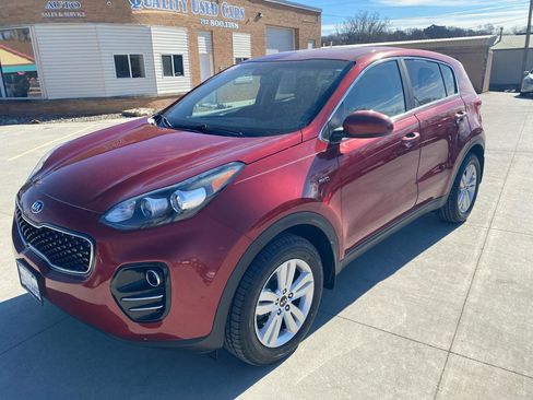 Used 2019 Kia Sportage LX image 2