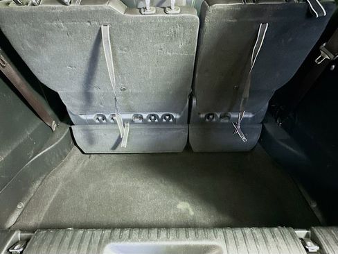 Used 2025 Chrysler Pacifica Select image 33