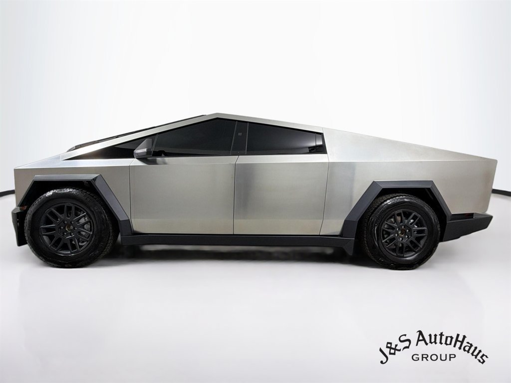Used 2026 Tesla Cybertruck AWD Crew Cab image 4
