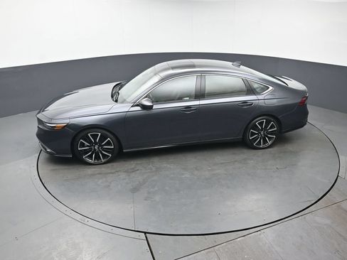 Used 2023 Honda Accord Touring image 39
