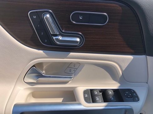 New 2026 Mercedes-Benz GLB 250 4MATIC image 10