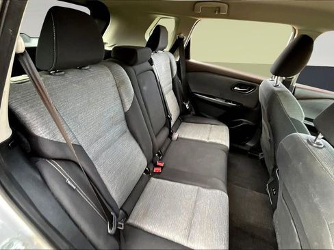 Used 2022 Nissan Rogue SV image 26