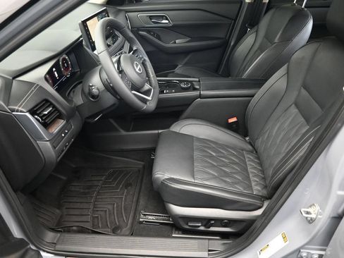 Certified 2024 Nissan Rogue Platinum w/ Platinum Premium Package AWD/4WD image 18