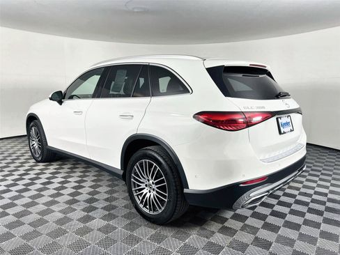Certified 2023 Mercedes-Benz GLC 300 4MATIC image 4