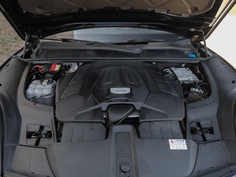 Used 2019 Porsche Cayenne AWD/4WD image 74