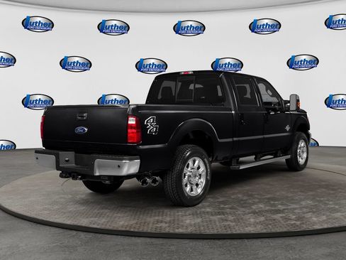Used 2016 Ford F250 Platinum AWD/4WD image 2