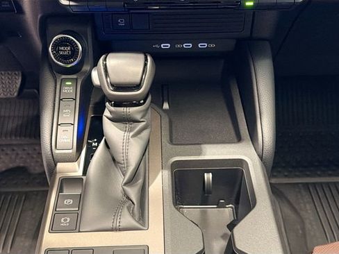 Certified 2025 Toyota Land Cruiser image 14