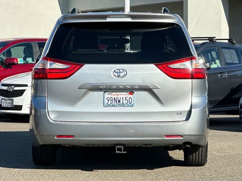 Used 2015 Toyota Sienna LE image 8