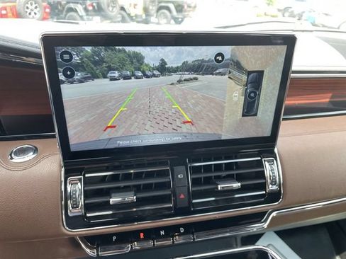 Used 2022 Lincoln Navigator Reserve AWD/4WD image 21