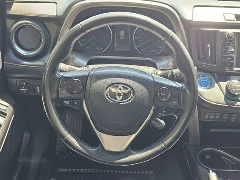 Used 2018 Toyota RAV4 SE w/ Advanced Technology Package AWD/4WD image 18