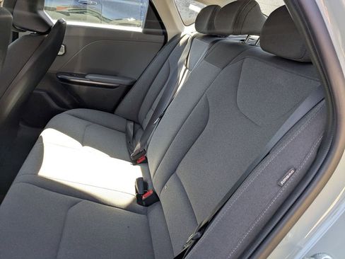 Used 2025 Kia K4 LXS image 25