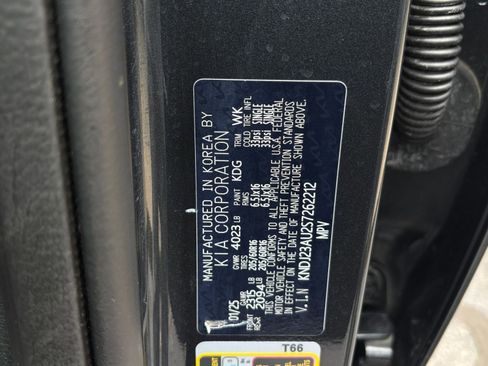 Used 2025 Kia Soul LX w/ LX Technology Package FWD image 27