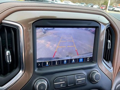 Used 2022 Chevrolet Silverado 2500 High Country w/ Technology Package image 11