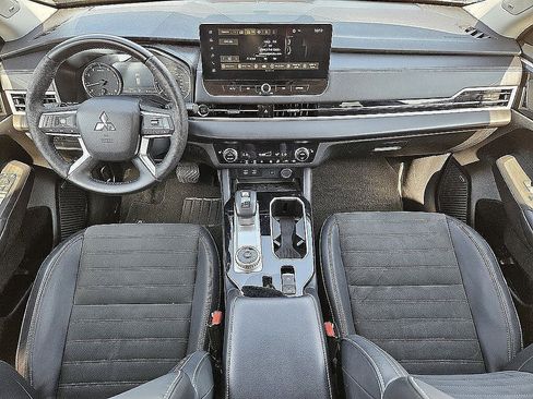 Used 2025 Mitsubishi Outlander SE AWD/4WD image 19