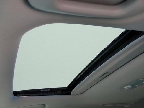 Certified 2022 Hyundai Kona Limited w/ Cargo Package image 18