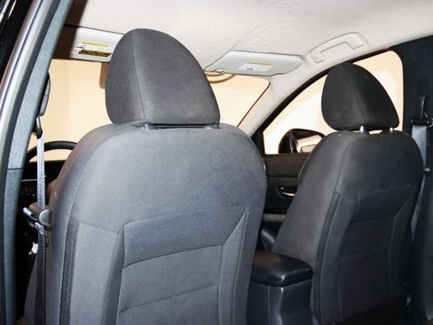 Used 2025 Nissan Kicks SV AWD/4WD image 43