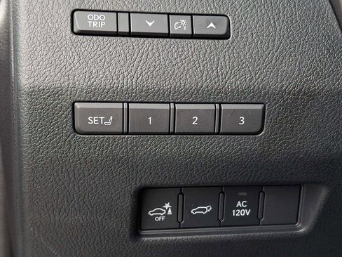 Used 2025 Lexus GX 550 w/ Accessory Package (2T) image 18