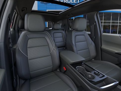 New 2026 Chevrolet Equinox LT w/ Convenience Package II AWD/4WD image 16