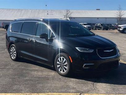 Used 2021 Chrysler Pacifica Touring-L