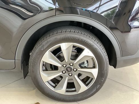 Used 2025 Ford Escape Platinum AWD/4WD image 13