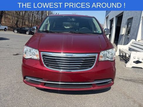 Used 2015 Chrysler Town & Country Touring-L w/ Driver Convenience Group FWD image 2