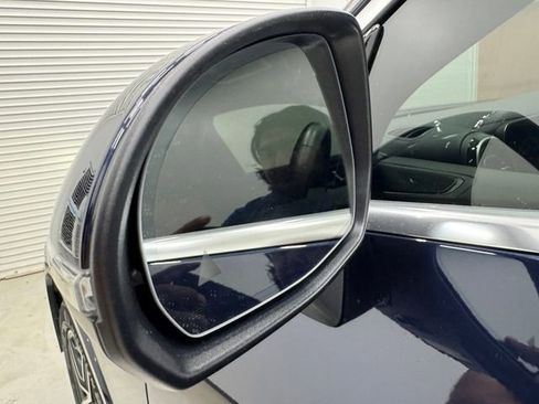 Used 2024 Mercedes-Benz GLC 300 4MATIC image 42