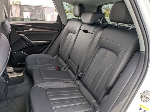 Used 2023 Audi Q5 2.0T Premium w/ Convenience Package AWD/4WD image 31