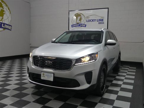 Used 2020 Kia Sorento LX w/ LX I4 Convenience Package image 4
