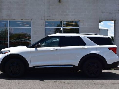 Used 2023 Ford Explorer Limited w/ Class IV Trailer Tow Package AWD/4WD image 2