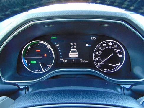 Used 2021 Toyota Avalon XLE image 16