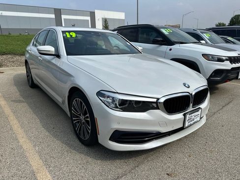 Used 2019 BMW 530i xDrive w/ Convenience Package AWD/4WD image 2