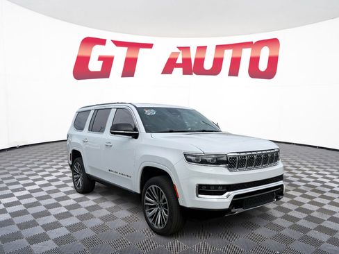 Used 2023 Jeep Grand Wagoneer Series III w/ HD Trailer Tow Package AWD/4WD image 1