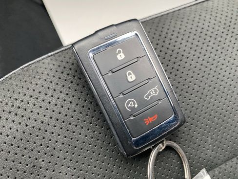 Used 2023 Jeep Grand Cherokee L Laredo image 38