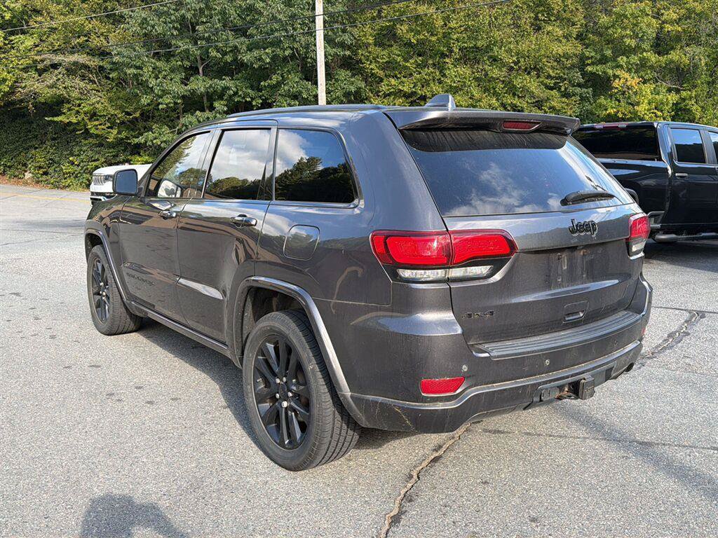 Used 2021 Jeep Grand Cherokee Laredo X AWD/4WD image 11