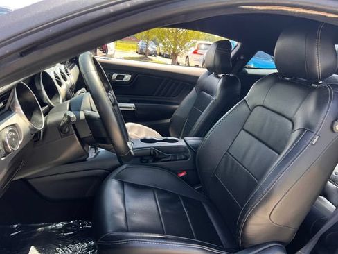 Used 2022 Ford Mustang Premium RWD image 11