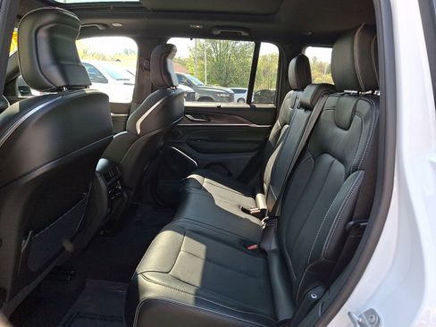 Certified 2025 Jeep Grand Cherokee Overland w/ Adv Protech Group III AWD/4WD image 10