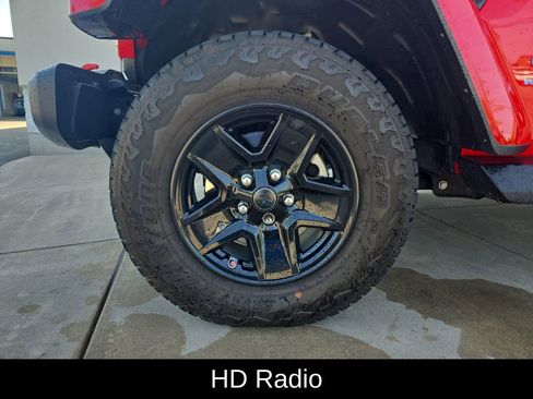 Used 2024 Jeep Wrangler Unlimited Sahara w/ Technology Group AWD/4WD image 10